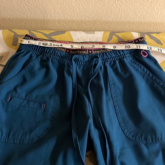 Heartsoul scrubs women’s Pitter-Pat shaped V-Neck top and pants - Picture 9 of 13